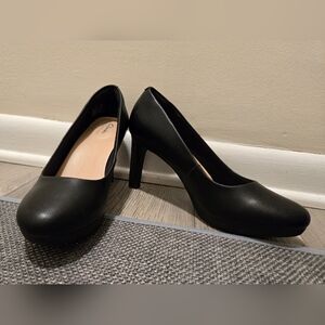 Clark's Cushioned Black 3 1/2 Inch Heels, Size 9.5